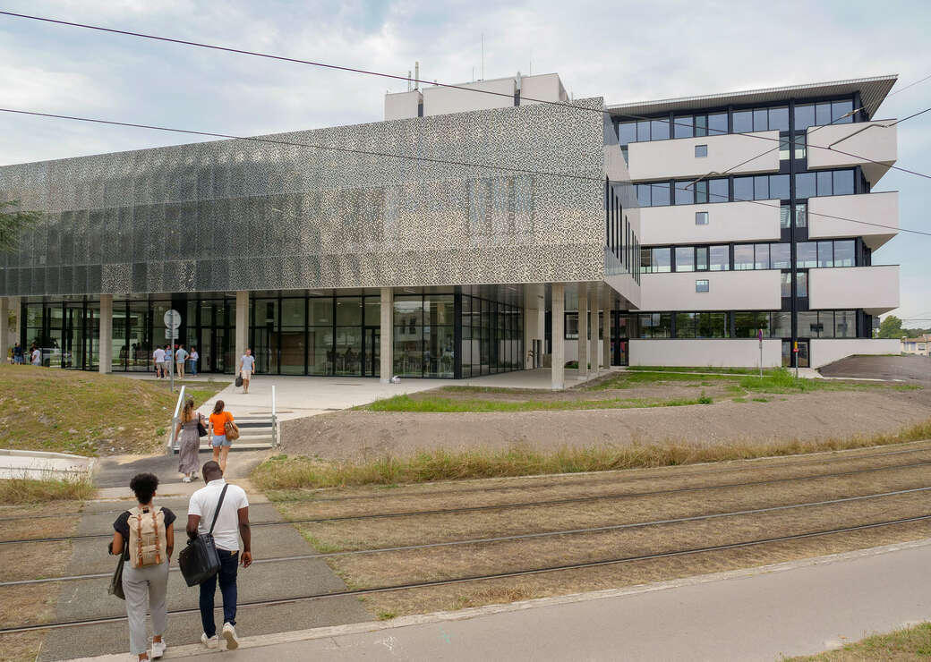 La BU constitue une balise, un repère au sein de la vie du campus. ©Université de Bordeaux